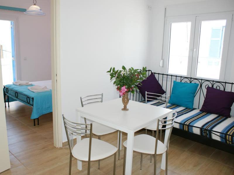 Pension Verykokkos Naxos City 객실 사진